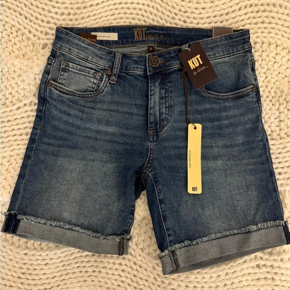 Kut from the Kloth Pants - KUT from The Kloth Katy Boyfriend Shorts Size 2 Medium Base wash
